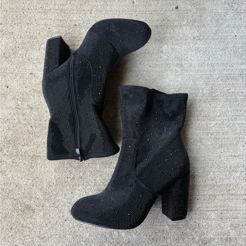 Torrid Black Heeled Boots Sleek Minimalist Design